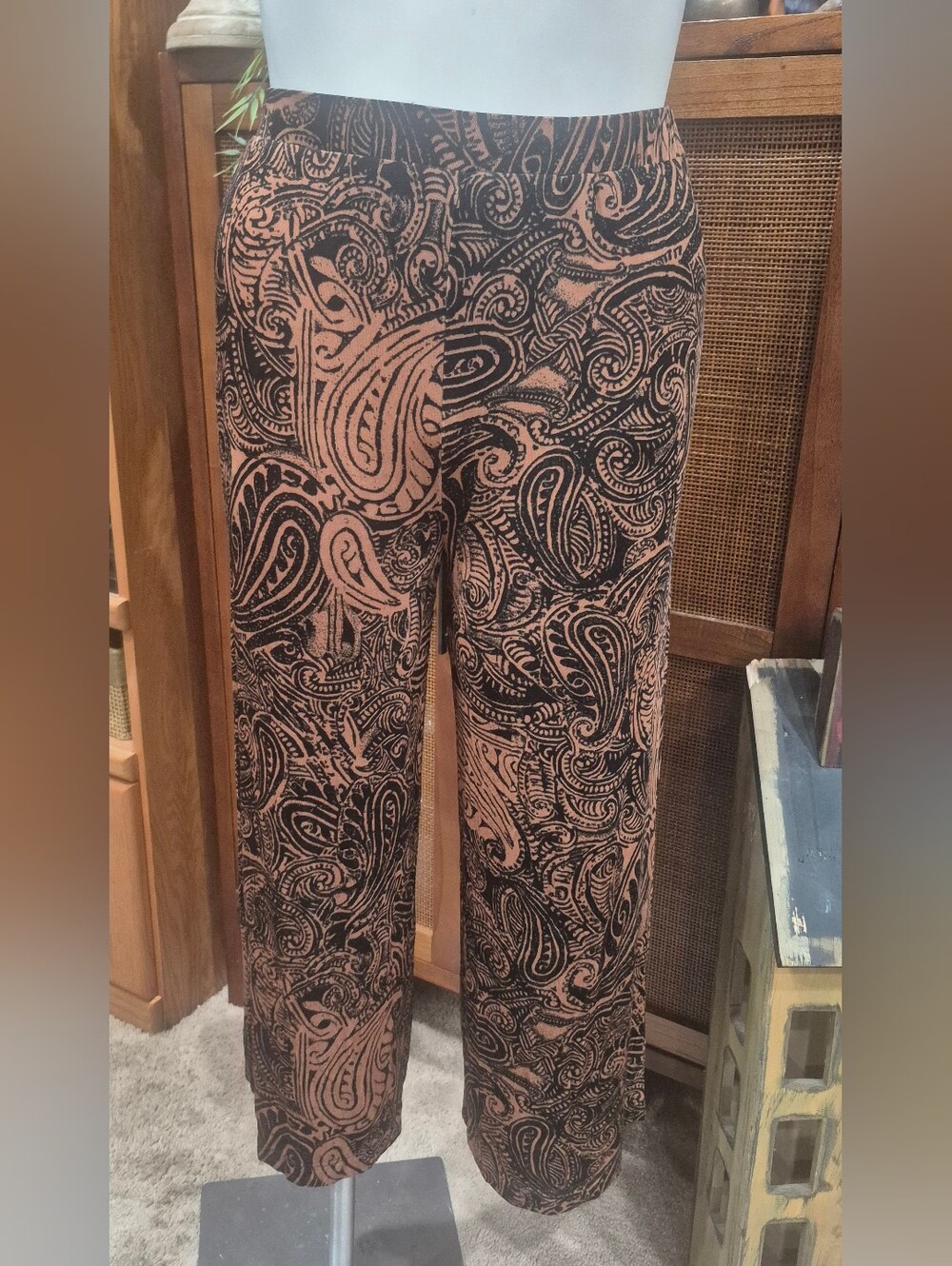 Paisley-Print Wide-Leg Pants in Peach and Black